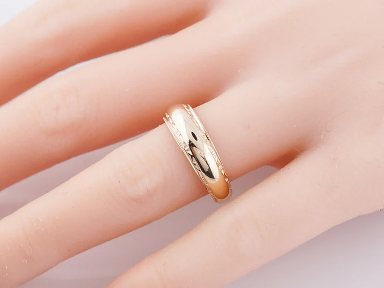 Vintage Wedding Band Mid-Century in 14k Yellow Gold - Image 5