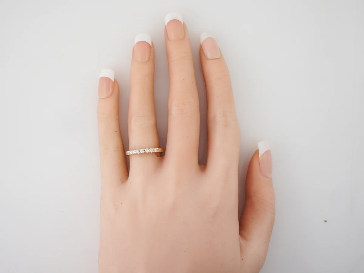 Vintage Wedding Band Mid-Century .25 Round Brilliant Cut Diamonds in 14k Yellow Gold - Image 6