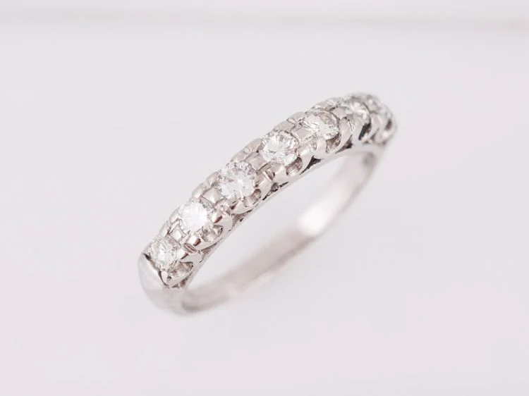 Vintage Wedding Band Mid-Century .56 Round Brilliant Cut Diamonds in Platinum - Image 5