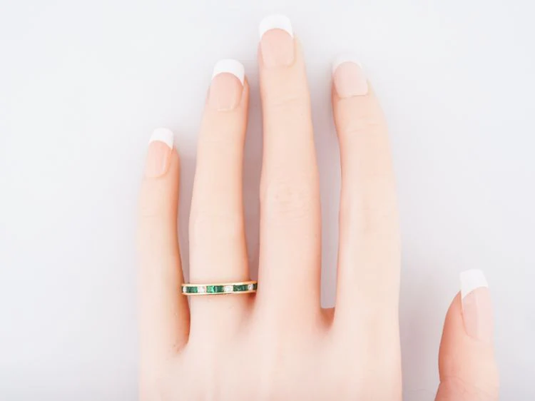 Vintage Wedding Band Mid-Century .81 Calibre Cut Emeralds & .36 Round Brilliant Cut Diamonds in 14k Yellow Gold - Image 5