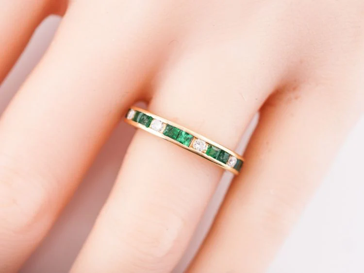 Vintage Wedding Band Mid-Century .81 Calibre Cut Emeralds & .36 Round Brilliant Cut Diamonds in 14k Yellow Gold - Image 6