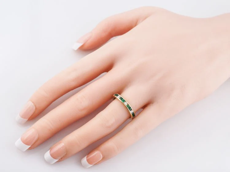 Vintage Wedding Band Mid-Century .81 Calibre Cut Emeralds & .36 Round Brilliant Cut Diamonds in 14k Yellow Gold - Image 7
