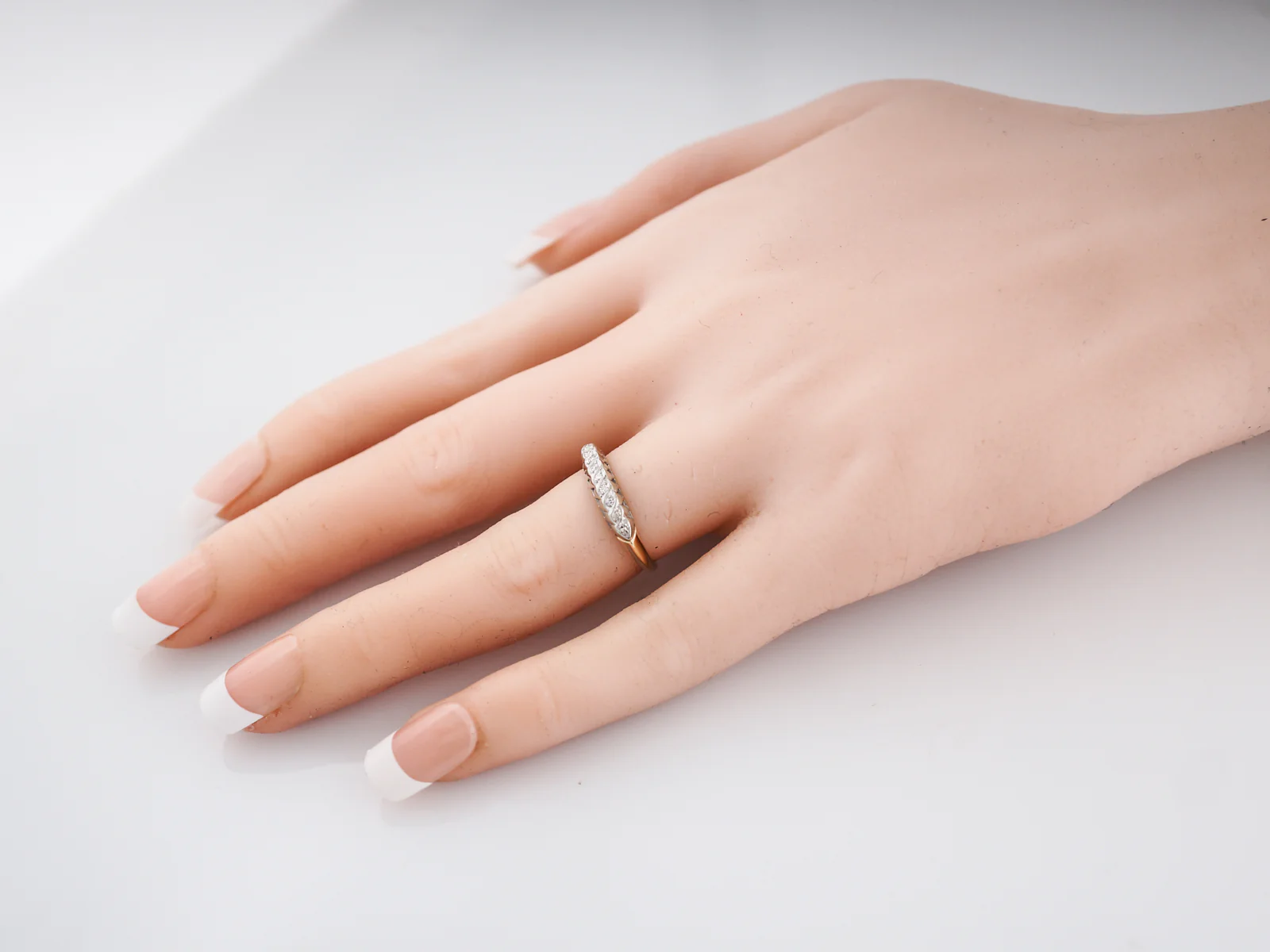 Vintage Wedding Band Retro .03 Single Cut in 14k White & Yellow Gold - Image 8