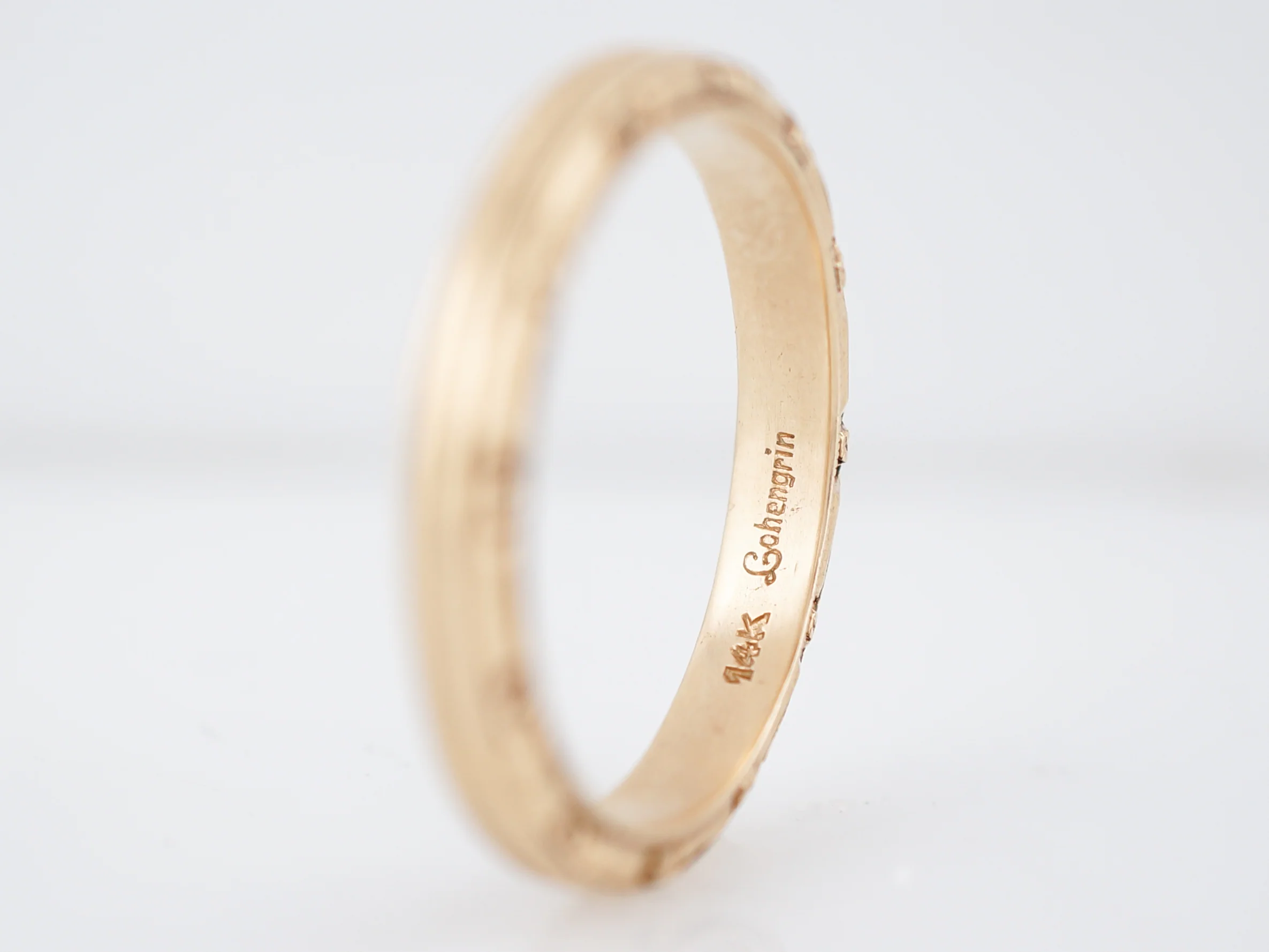 Vintage Wedding Band Retro in 14k Yellow Gold - Image 5