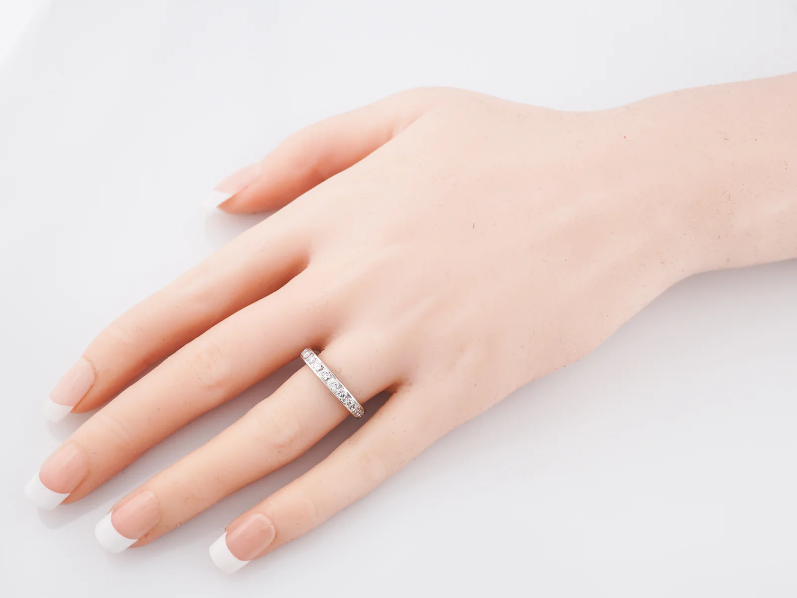 Wedding Band Modern 1.60 Round Brilliant Cut Diamonds in Platinum - Image 5