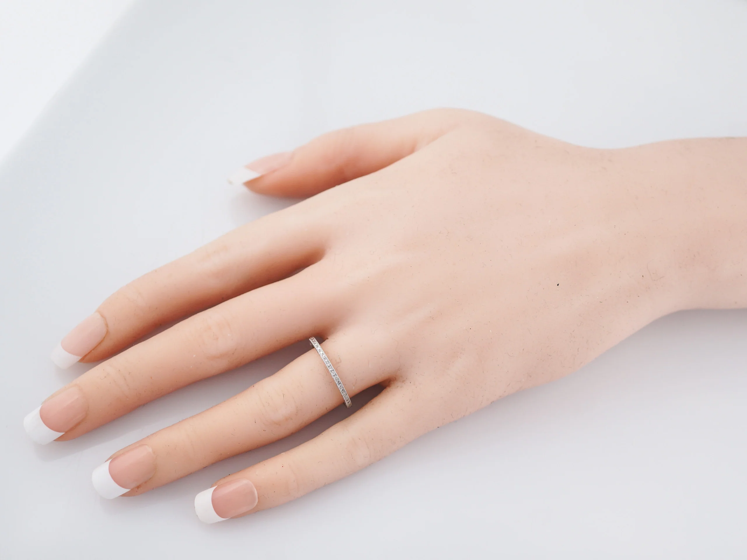Wedding Band Modern .14 Round Brilliant Cut Diamond in 18k White Gold - Image 7