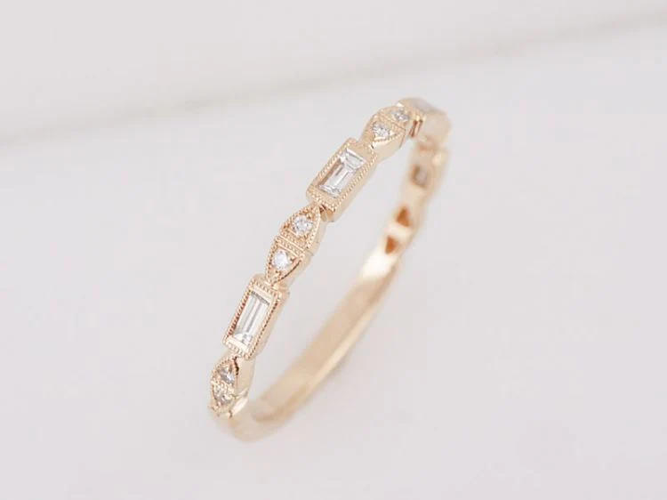 Wedding Band Modern .20 Baguette Cut & Round Brilliant Cut Diamonds in 14k Yellow Gold - Image 4