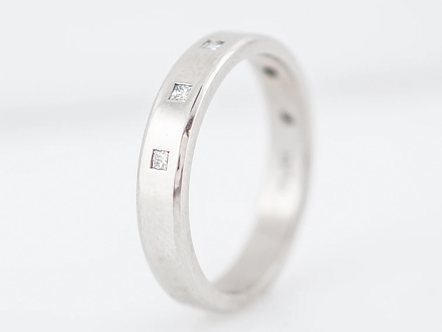 Wedding Band Modern .21 Princess Cut Diamonds in Platinum - Image 4