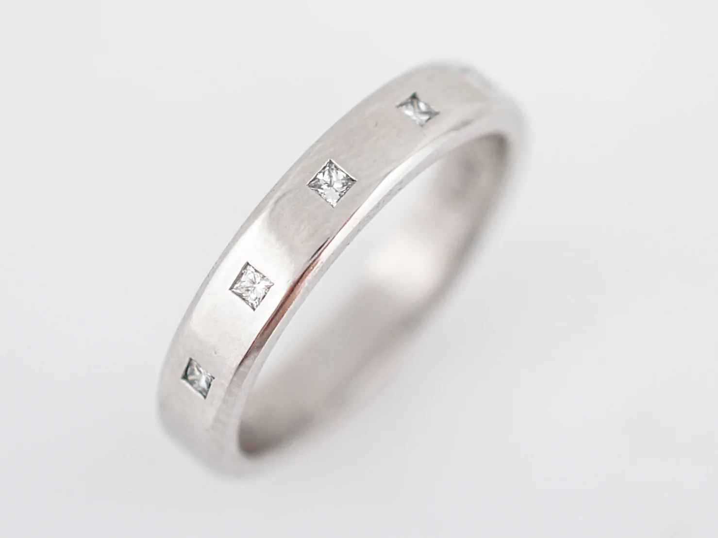 Wedding Band Modern .21 Princess Cut Diamonds in Platinum - Image 5
