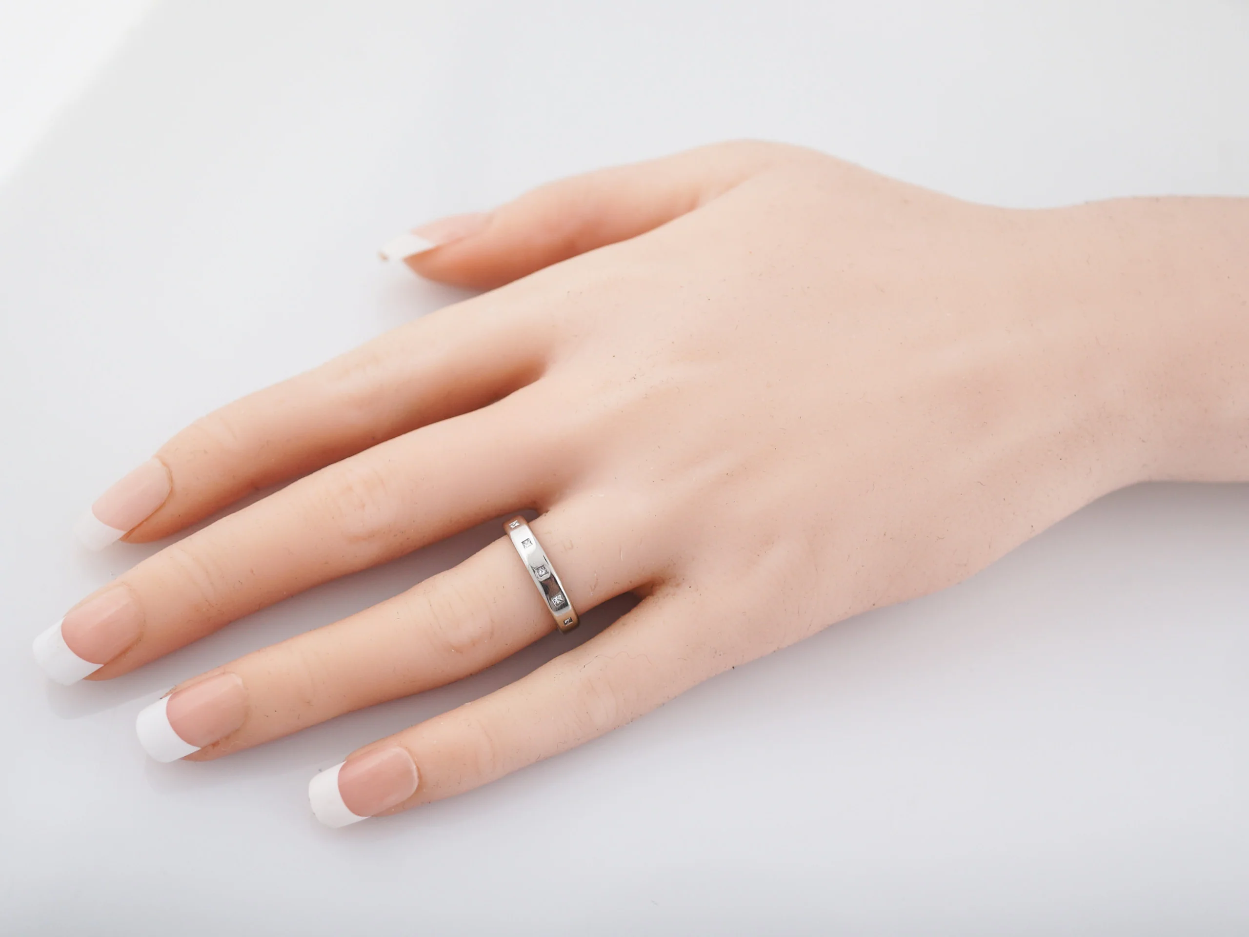 Wedding Band Modern .21 Princess Cut Diamonds in Platinum - Image 7