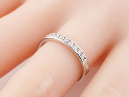 Wedding Band Modern .25cttw Round Brilliant Diamonds in 14k White Gold - Image 2