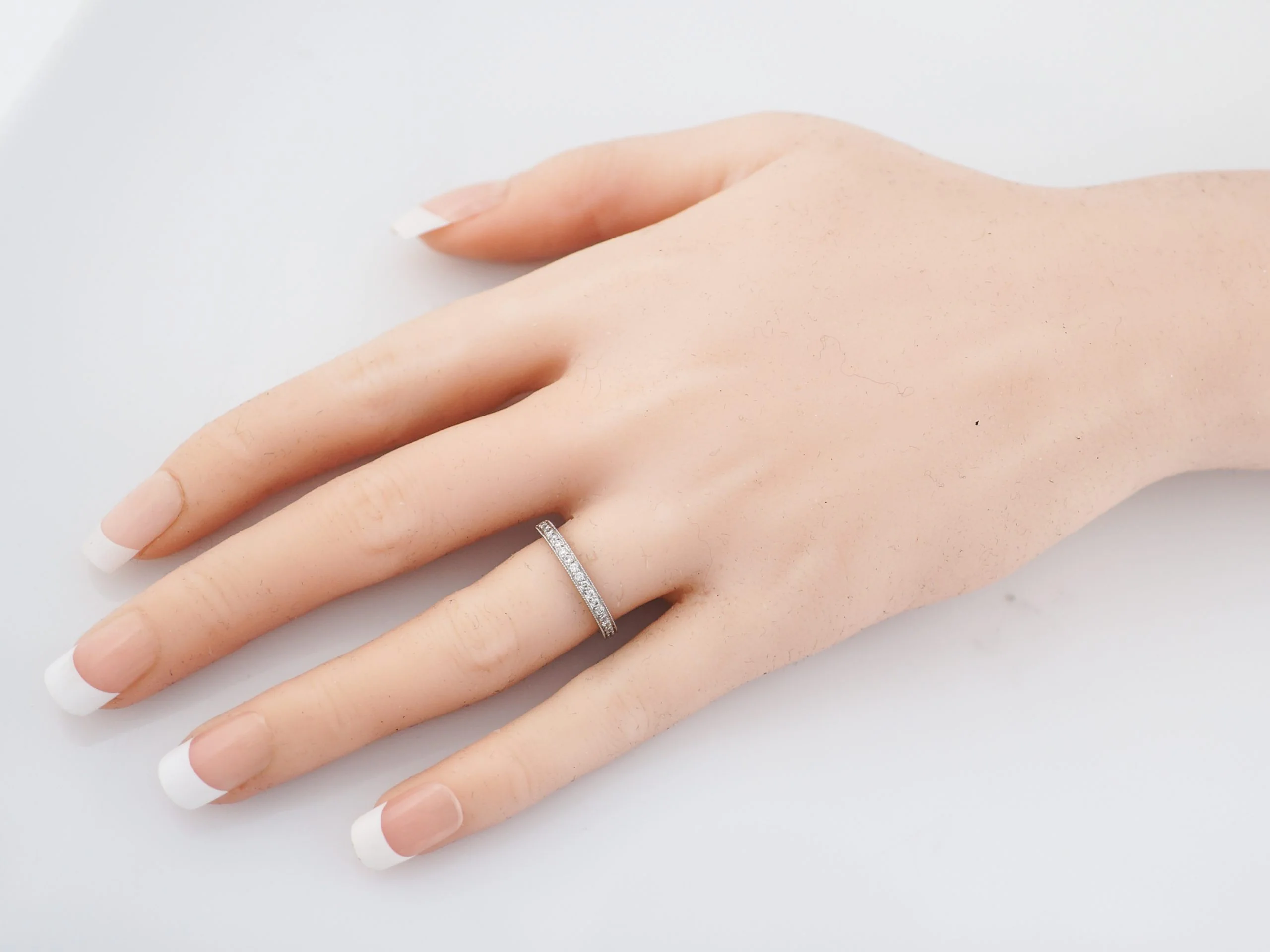 Wedding Band Modern .32 Round Brilliant Diamonds in Platinum - Image 6