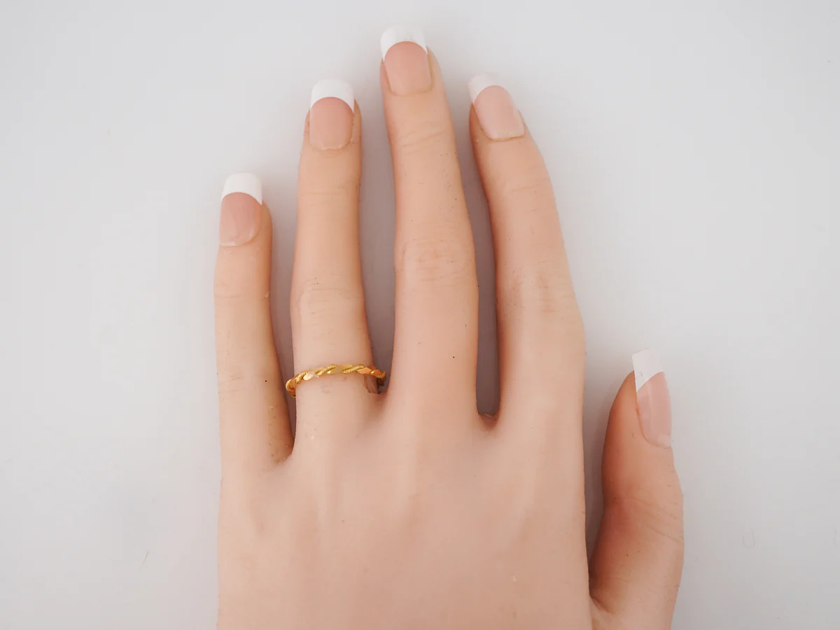 Wedding Band Modern Twisted Rope in 18k Yellow Gold - Image 4