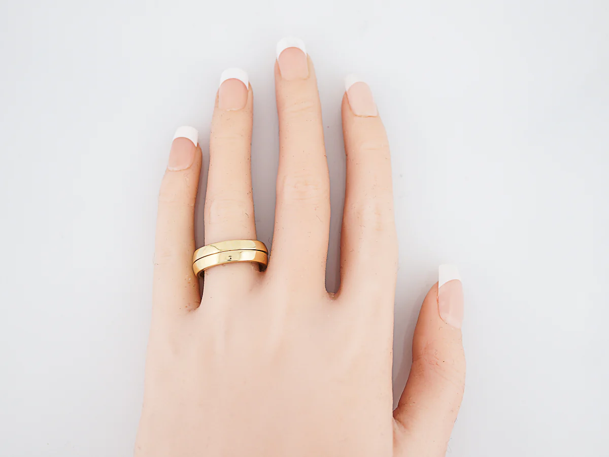 Wedding Band Modern in 18k Yellow Gold - Image 6