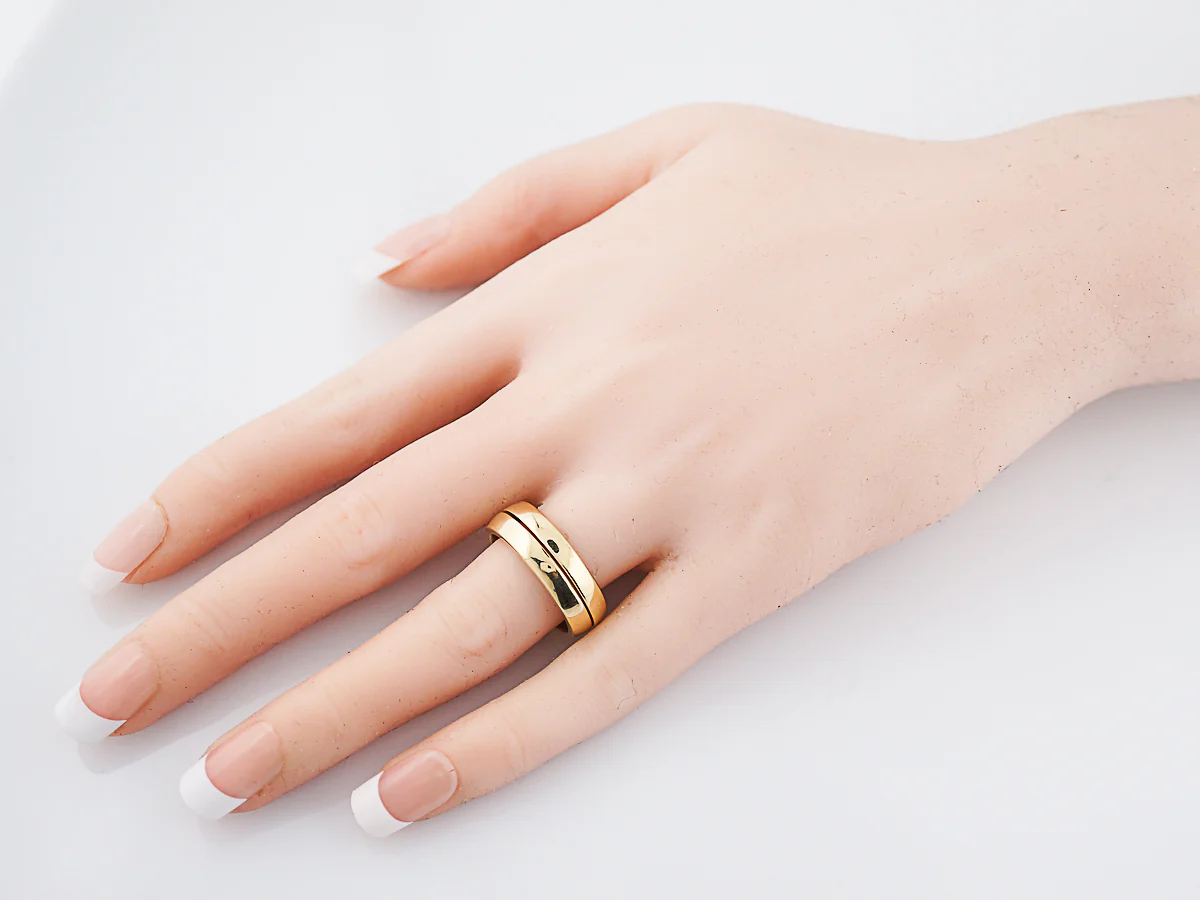 Wedding Band Modern in 18k Yellow Gold - Image 7