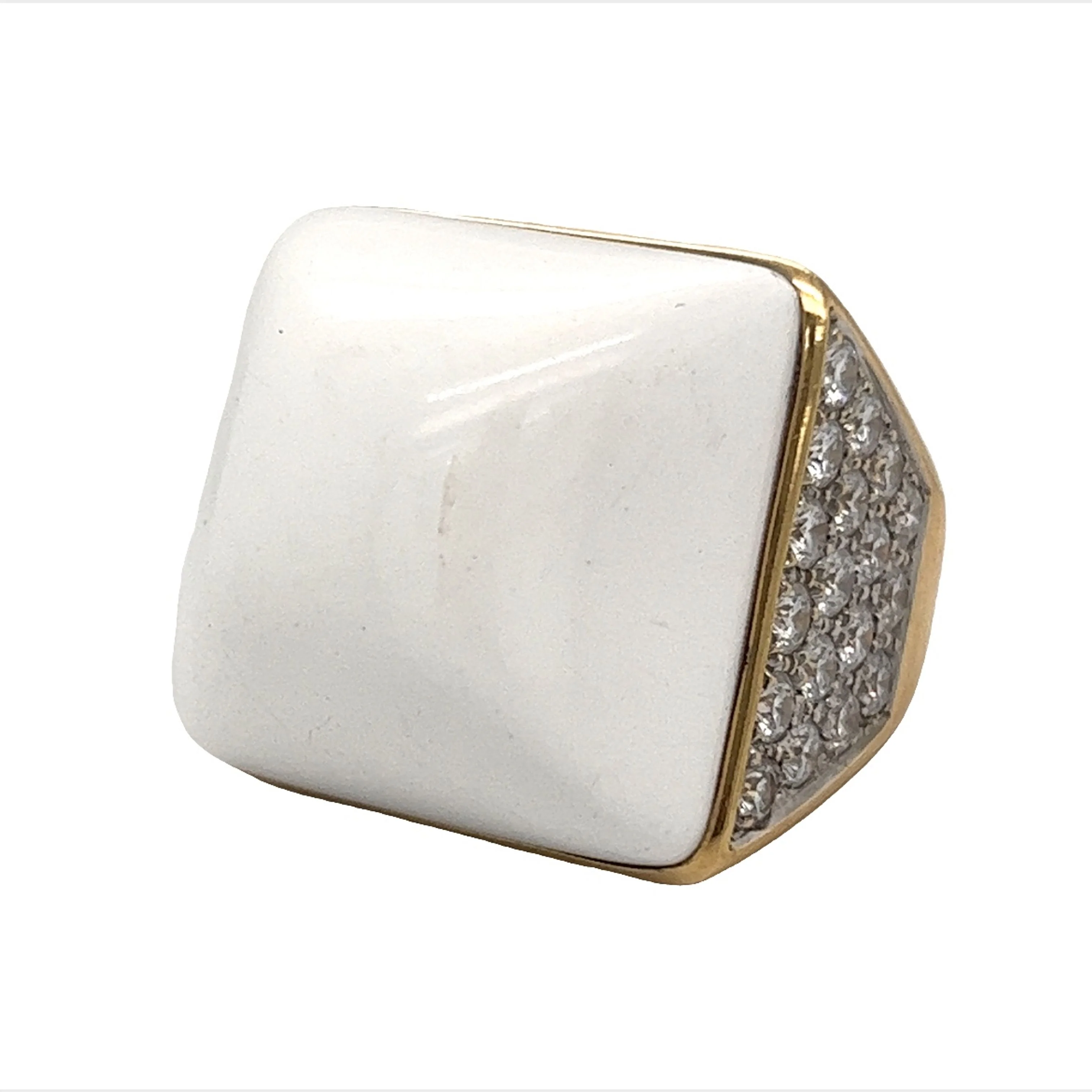 White Agate & Diamond Cocktail Ring in 18k Yellow Gold - Image 2