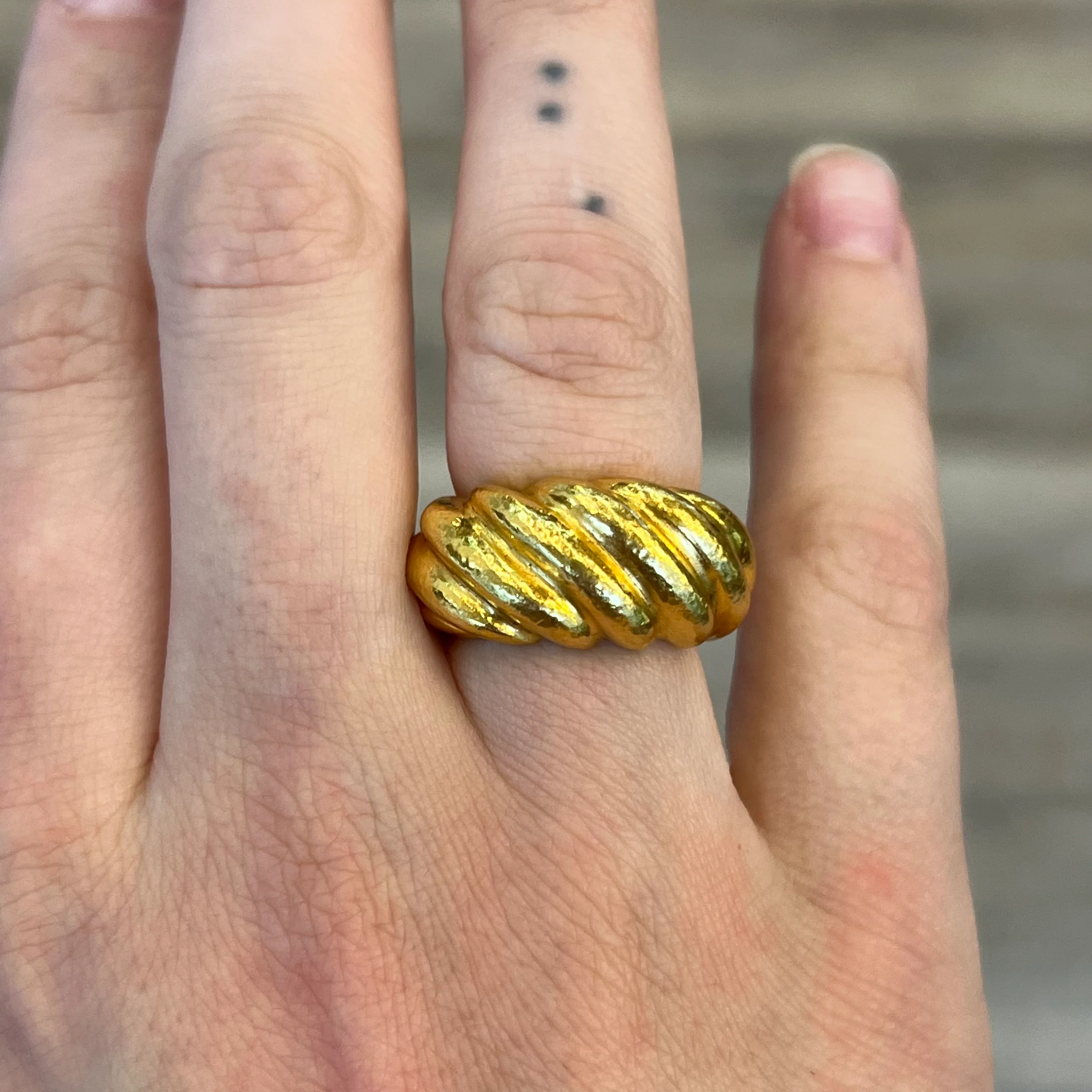 Zolotas Croissant Cocktail Ring in 22k Yellow Gold - Image 6